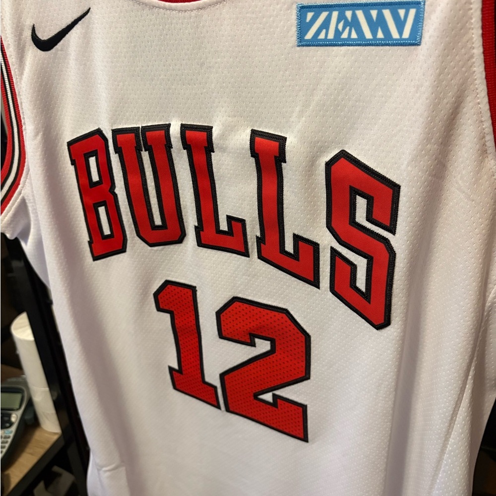 Chicago Bulls Basketball Jerseys - Picture 2 of 6